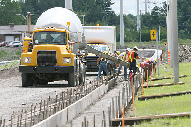 Best Custom Concrete Contractor  in Bell Gardens, CA